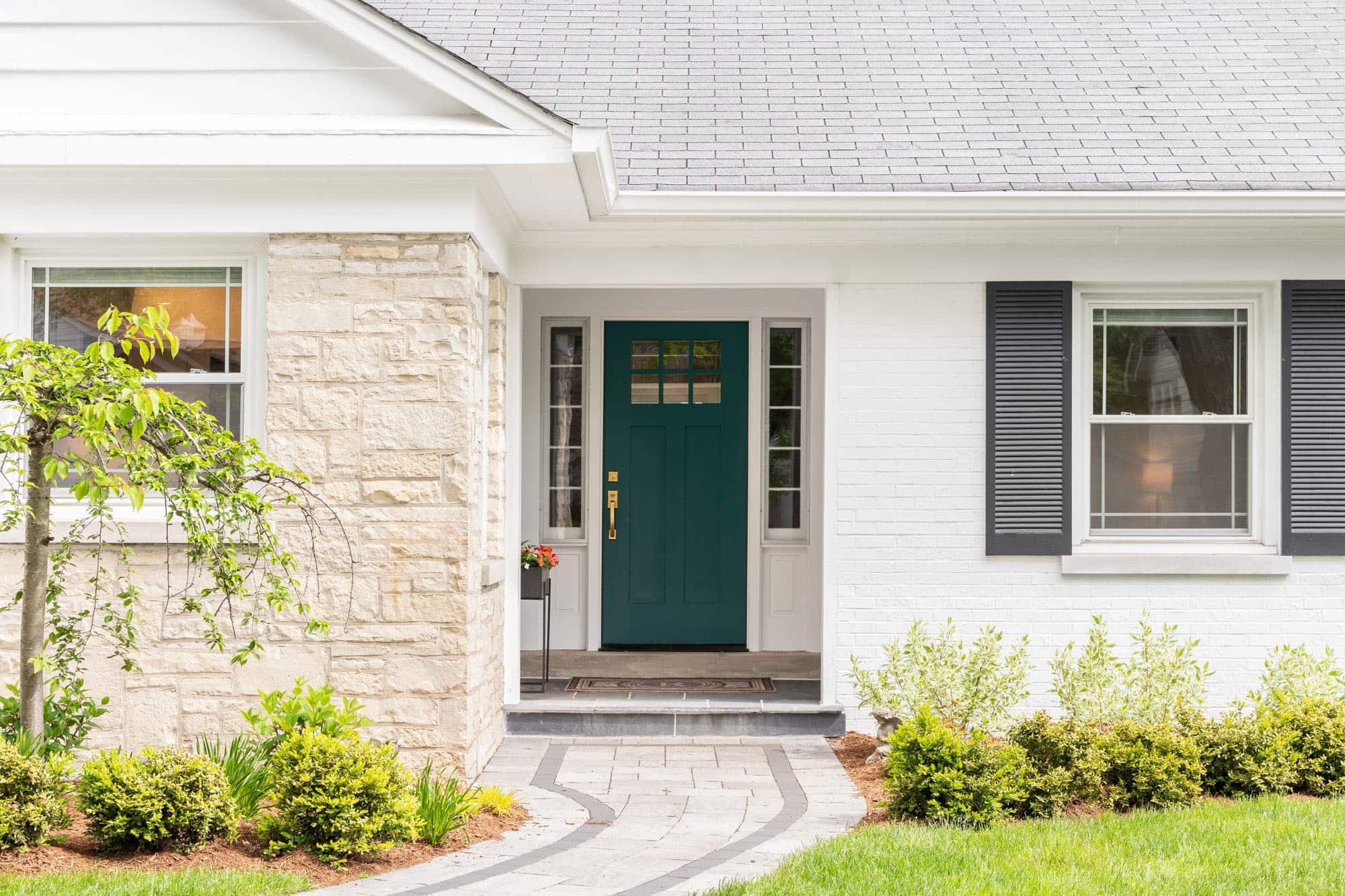 Fiberglass entry door replacement on a family home